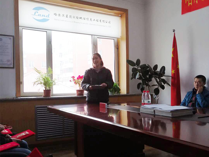 3刘新鹤主持.jpg